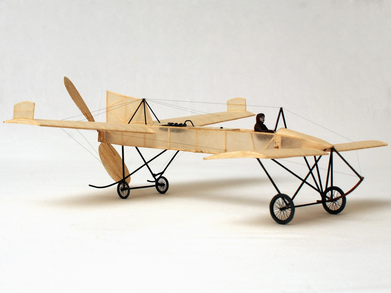 Click on image to return to previous view