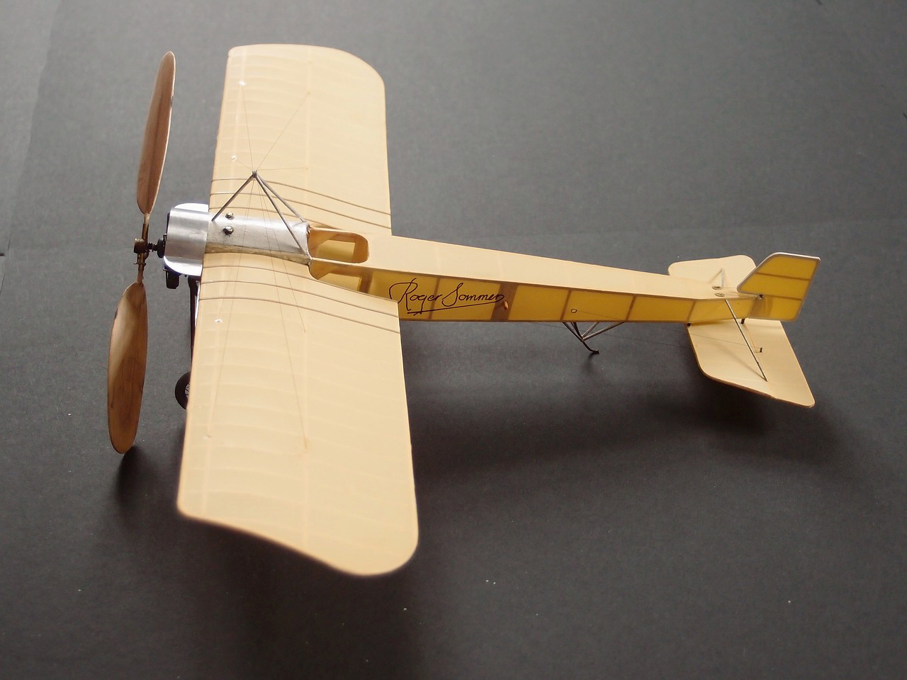 Click on image to return to previous view