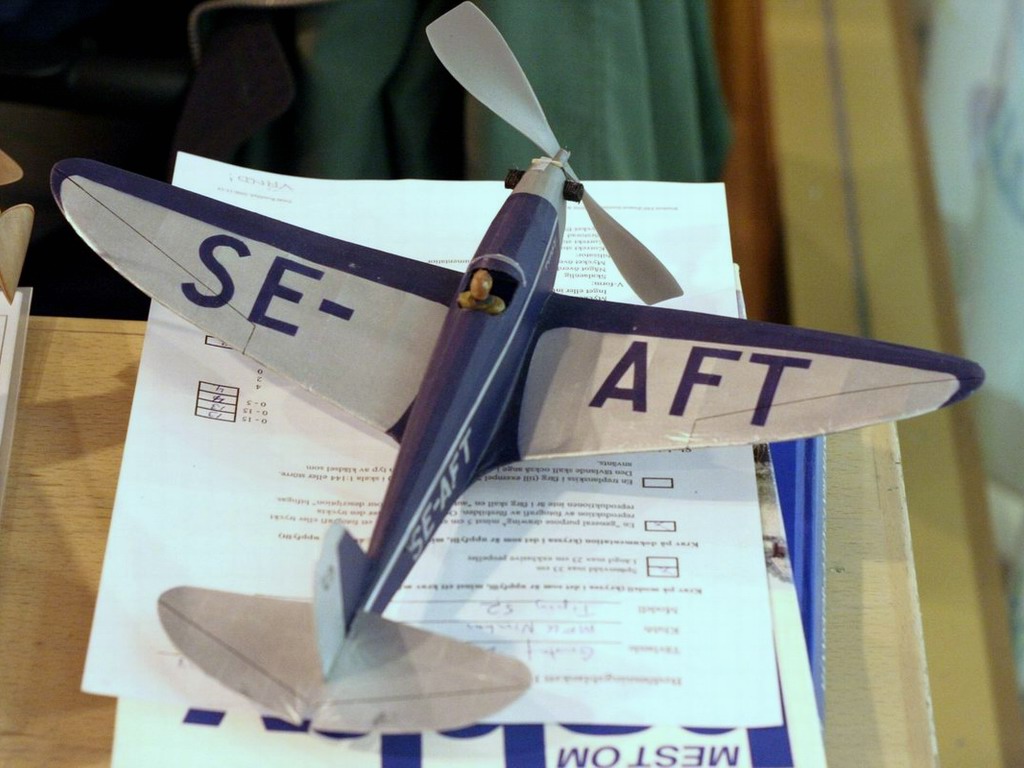 Click on image to return to previous view